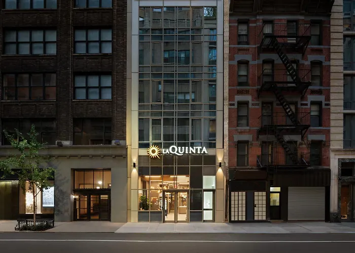 La Quinta By Wyndham Time Square South