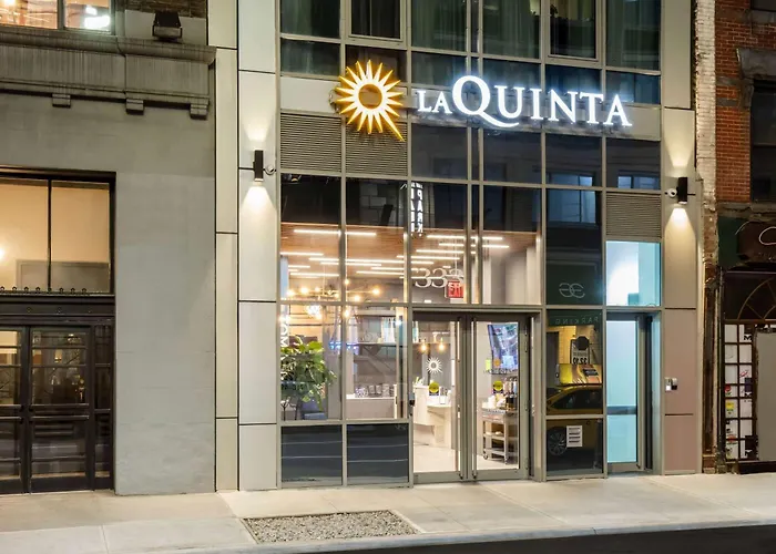 La Quinta By Wyndham Time Square South
